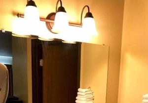 Budget-Friendly Vacation! Swimming Pool and Hot Tub, Gym, Free Parking!