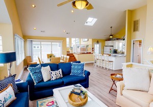 Coastal-themed home w/private pool, screened porch, deck, & washer/dryer