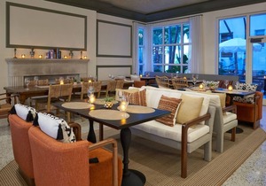 Escape to Miami Beach Bliss! Poolside Haven, Steps to Lummus Park, Pet-Welcome!"