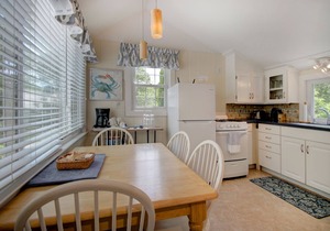 Harbor Village - Ocean Views, walk to private Beach.