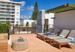 Immerse in Ocean Drive Vibes! 3 Serene Rooms, Pool Onsite, Close to Miami Beach