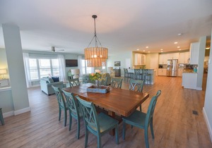 Lovely home, wraparound porch, waterfront, pools, beach, pet friendly!