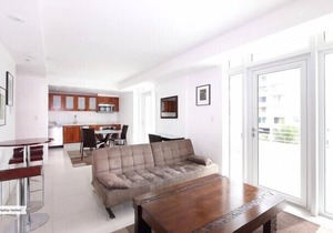 Miami Beach Luxury Condo Across from Beach (401)