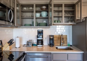 ML316 Stylish & Modern! Breathtaking mountain/trail view Close to Village Wi-Fi