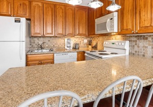 ML324 Charming & Rustic 1BR/1BA, relaxing mountain view (Connects to ML326)