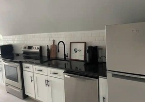Modern Large Studio Apartment in Heart of Tremont.