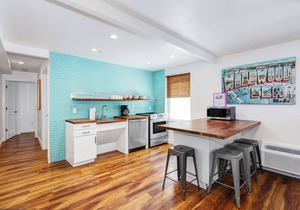 New Boutique Hotel/Condo 1.5 blocks from the beach & boardwalk #7