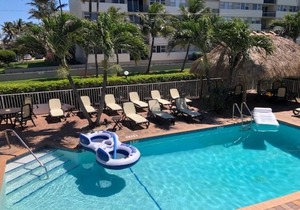 RENOVATED! Condo 1 block from the beach