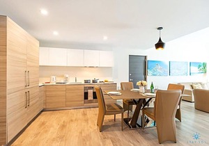 Rooftop Pool, Broad-walk & Near Beach
