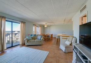 Simple North Wildwood Condo - Steps to Beach!