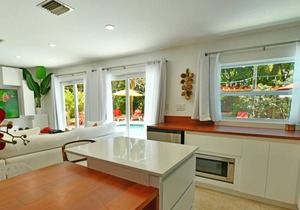 Spring Brake | 3 Bed Apartment | Pool available | Beach 6min | Big Patio