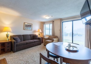 Stroll to Slopes, Village Area, Ski in/out Unit117