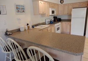 The East Magnolia Ave Condo Association! 4BR, 2BA, POOL, 2 DECKS, GRILLS!