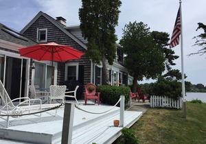 Walk to Beach - Waterfront 3 BR Cape - Pet friendly - Falmouth Heights, MA