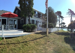 Walk to Beach - Waterfront 3 BR Cape - Pet friendly - Falmouth Heights, MA