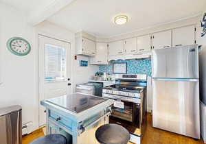 Waterfront home with lake views - walk to Falmouth Heights Beach