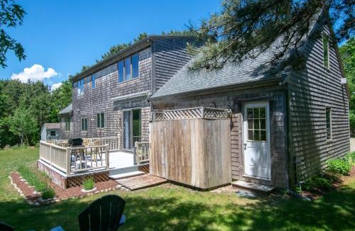 Northwest Harwich House | 0 4 Miles to Grey Neck Beach Dog Friendly