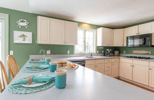 South Chatham House | 0.6 Miles to Beach Great for families!