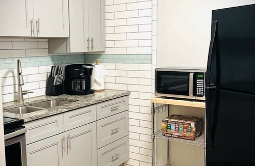 Harbordale Apartment | 01 Beach chic apt - Ft Laud - 8 mins to beach!