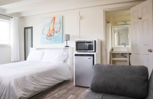West Ocean City Resort | 01. Charming one-bedroom resort with pool