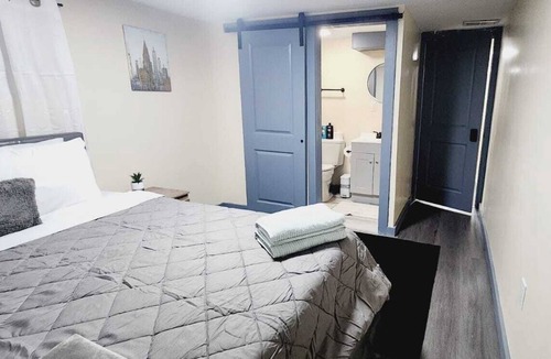 Primos Secane House | #05 Basement Room + Private Bathroom in Angora