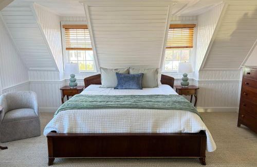 Ocracoke Bed & Breakfast | 06-Harbor Suite at The Castle Inn