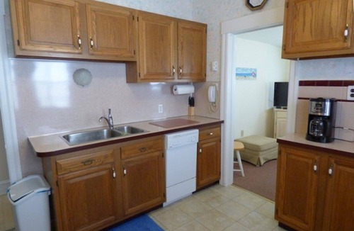 North End House | 1.5 BLOCKS TO BEACH! NICE FAMILY VACATION HOME, 4 BR SINGLE IN NORTH END