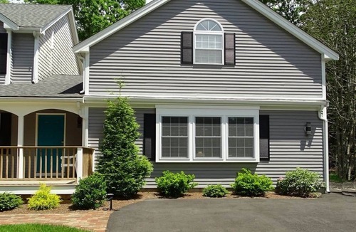 Mashpee Apartment | 1-bd Sandwich apartment in duplex w/AC,WiFi,Porch