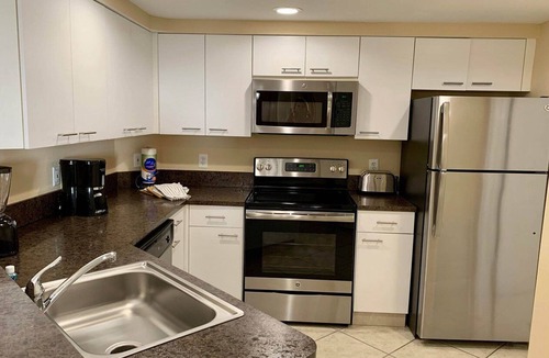 Weston Resort | 1-bedroom resort in Weston, Florida with pool, hot tub, BBQ, office space etc