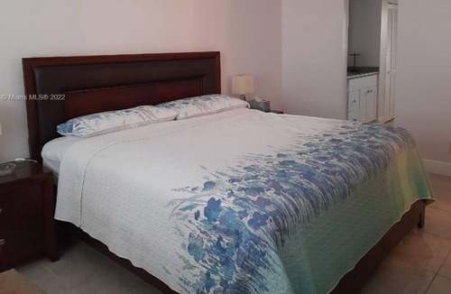 Bel Air Condo | 1 Bedroom Condo 232772 by Houzlet