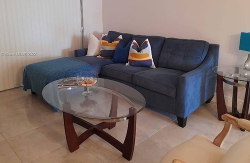 Bel Air Condo | 1 Bedroom Condo 232772 by Houzlet