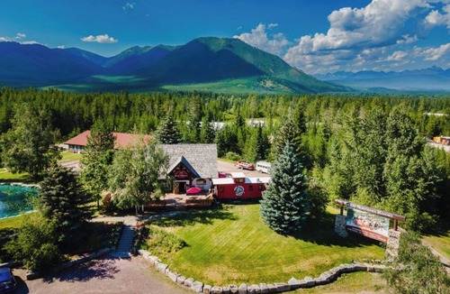 West Glacier Cabin | #1 Cozy 1-bedroom cabin in tranquil West Glacier with AC