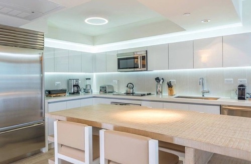 South Beach Apartment | 1 Hotel-Amazing - 5- South Beach-Spacious-1BR-1.5 Bath-Resort Residence