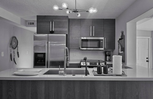 River Oaks House | 1 King, 2 Queen,1 twin, washer dryer, near parks & FTL Marine center
