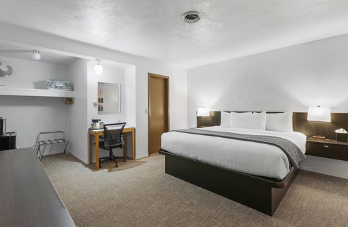 Polson Hotel | 1 King Bed, No Window (Interior Access)