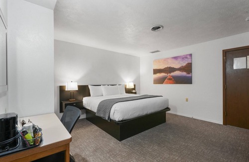 Polson Hotel | 1 King Bed, No Window (Interior Access)