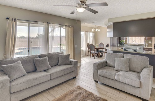 Palmdale House | < 1 Mi to Antelope Valley Mall: Spacious Retreat!