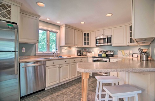 East Falmouth Cottage | 1 Mi to Beach: Home w/Deck & BBQ in East Falmouth
