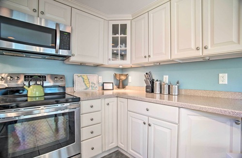 East Falmouth Cottage | 1 Mi to Beach: Home w/Deck & BBQ in East Falmouth