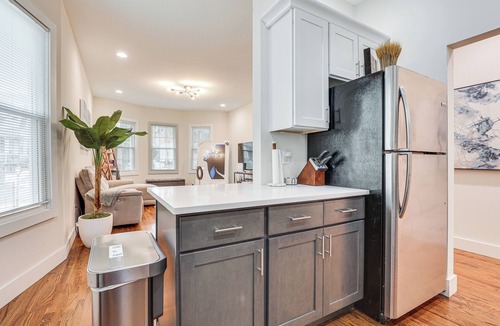 South Side Apartment | 1 Mi to Metro-North! Commuter’s Apartment Near NYC