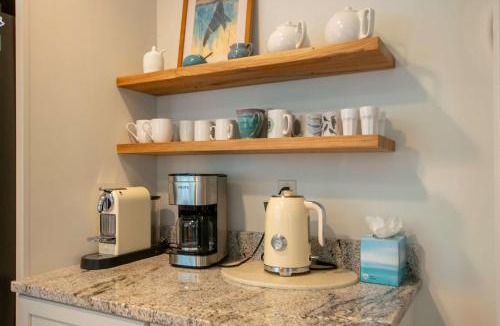 Chatham House | 1 Mile from Downtown Chatham Walk to Pier