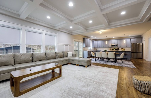 Triangle House | 1 Mile to Quantico: 5BR Home w/Game Room!