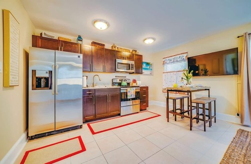 Poinsettia Heights Apartment | #1: Private Patio, 1BR, walk to Whole Foods