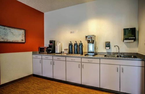 Grant Creek Apartment | 1 Queen Bed|NS|Mini Fridge