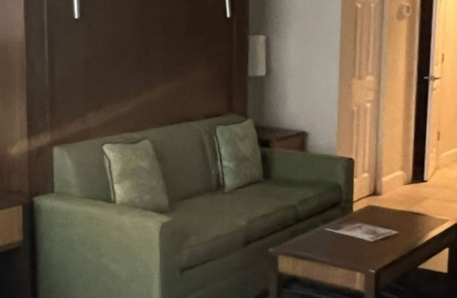 Hollywood Resort | 1 Queen Bed - Oceanfront Resort Steps from Hollywood BeachnALL FEES INCLUDED!n