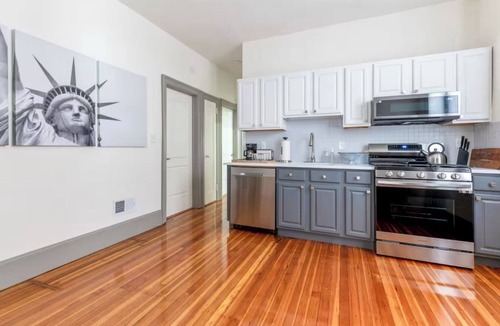 Weehawken Apartment | 10 min to Times Square - Luxury & Space 2Bd/1Ba