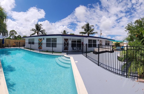 Central Oakland Park Villa | 10 minutes to the beach, Cozy Family Stay · Near everything · Free Parking