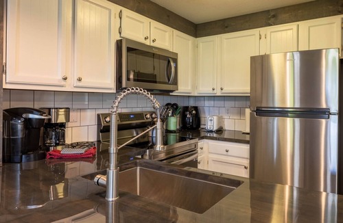 Edray Apartment | 10 Powderidge 1BR Ski Out & pet friendly