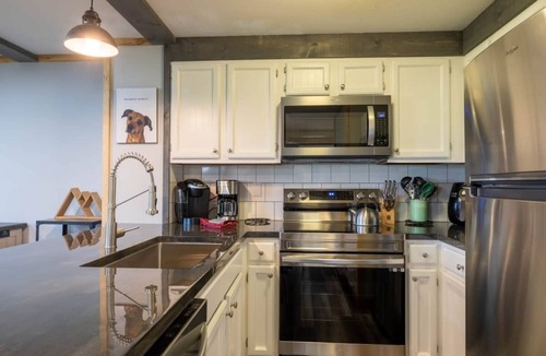 Edray Apartment | 10 Powderidge 1BR Ski Out & pet friendly