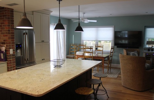 Murray Hill House | 100 5-star Reviews located in the City of Annapolis in a quiet neighborhood!